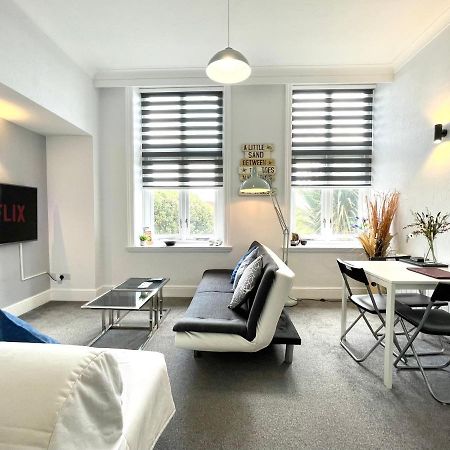 Modern Family Apartment Free Parking And Gym By Beach Bournemouth Kültér fotó