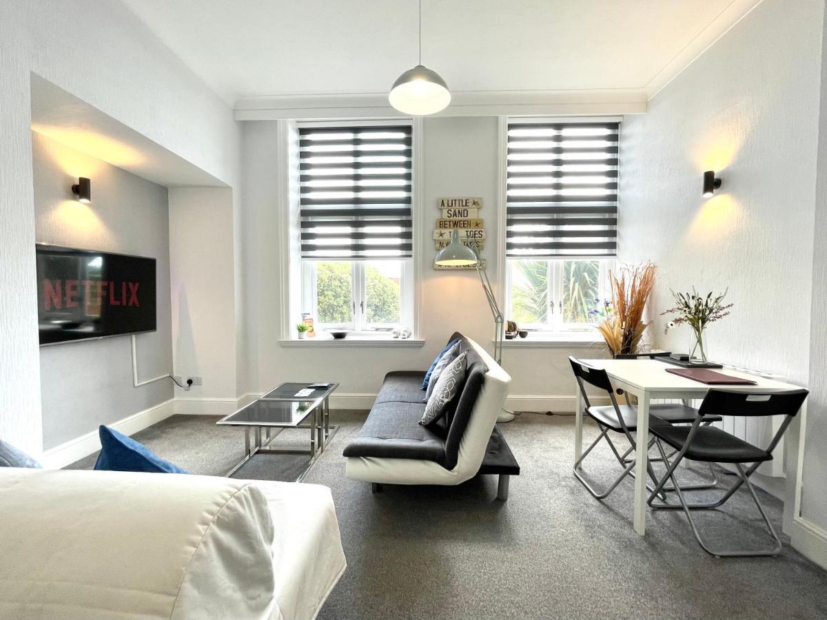 Modern Family Apartment Free Parking And Gym By Beach Bournemouth Kültér fotó
